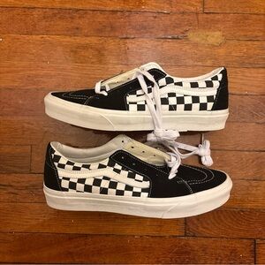 Men’s Vans checkered board low Black and White Sneakers size 11